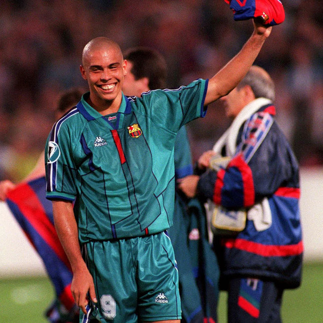 Barcelona 95/97 • Away