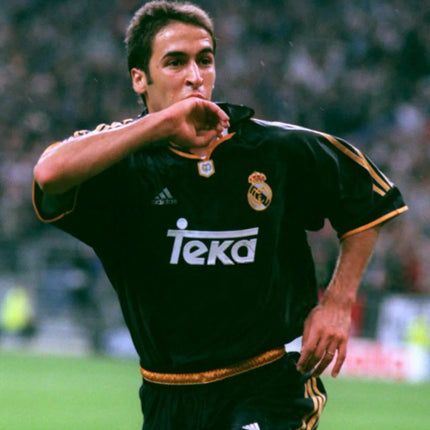 Real Madrid 98/99 • Away