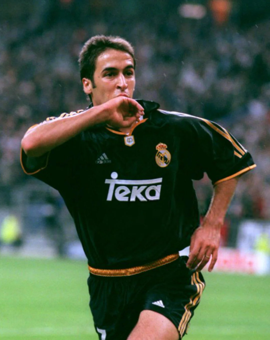 Real Madrid 98/99 • Away
