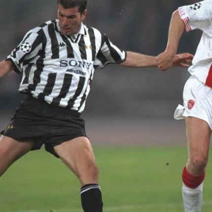 Juventus 96/97 • Home